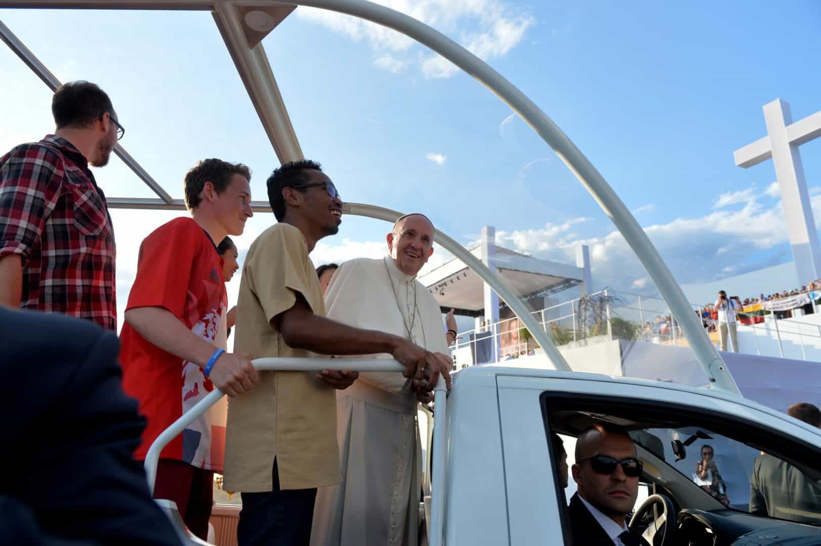 Spielt papst franziskus gerne fußball?
