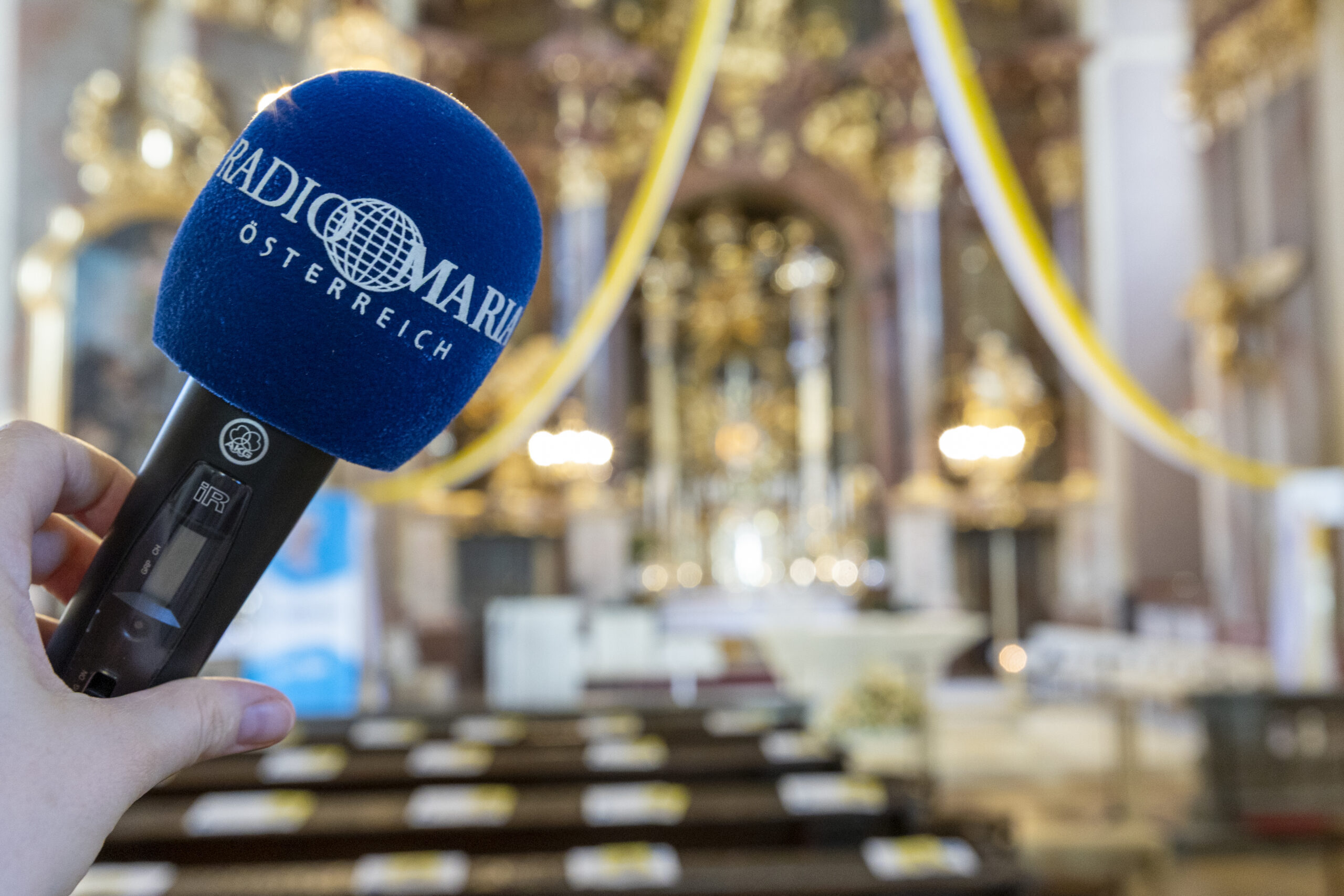 "Wer Ohren hat, der höre (Radio Maria)!"